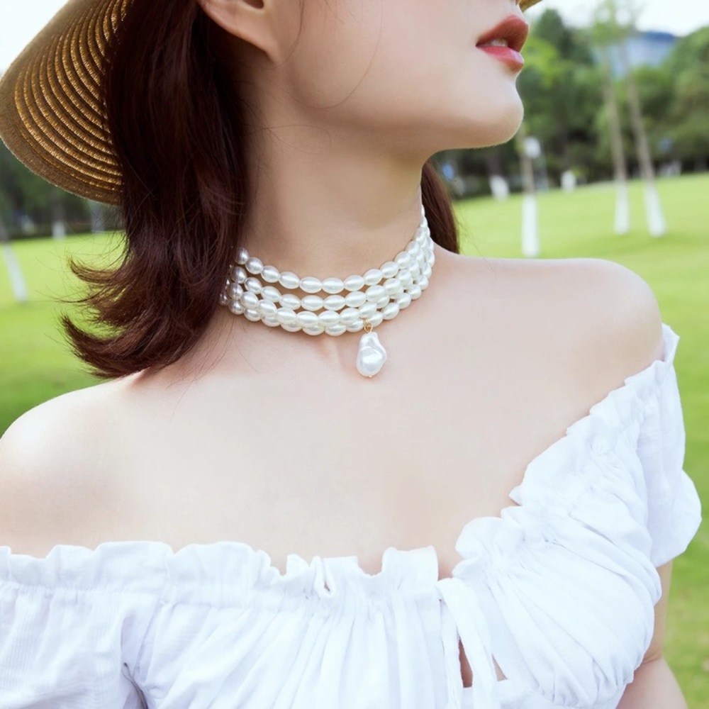 ⭐️ Beautiful Baroque Pearl Four Lines Choker - Picture 4 of 4